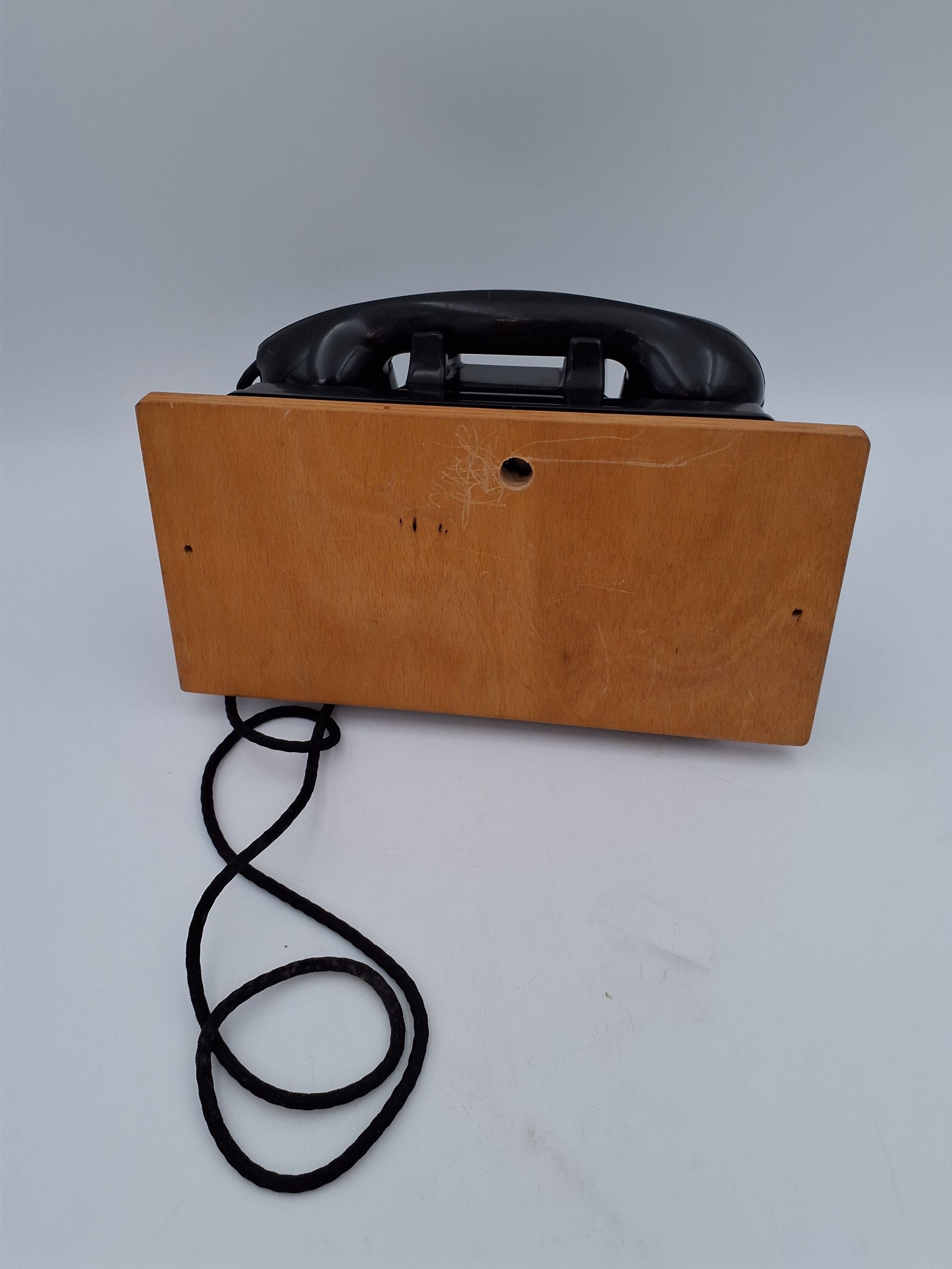 Gammel væg telefon